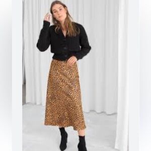 Bella Dahl size small leopard-spotted midi skirt.